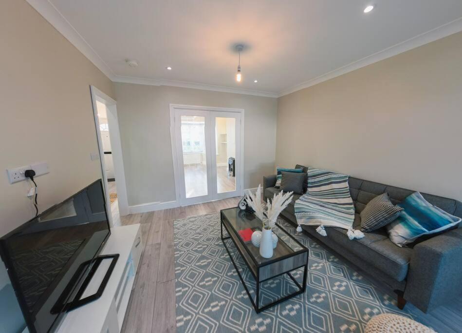 Homely & Peaceful Living Space Morden  Dış mekan fotoğraf